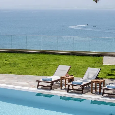 וילה Sunrise Majestic Seaview With Private Pool הרסוניסוס